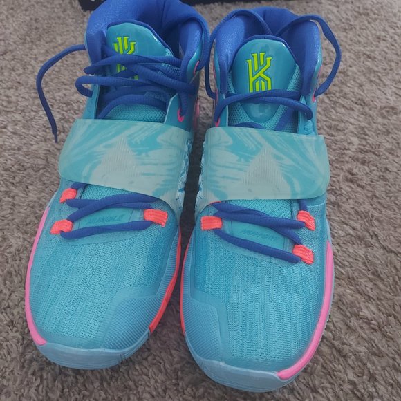 Kyrie 6 Pool (GS) - Picture 6 of 8